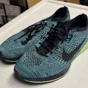 Nike flyknit racer blue gecko
